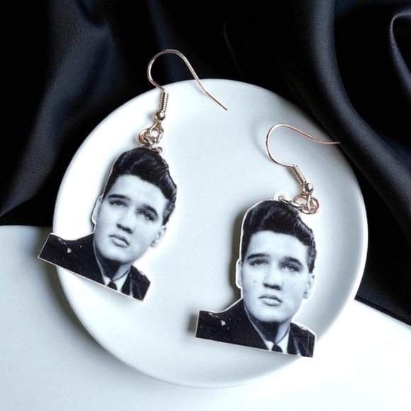 🎸 Rock Your Style: Elvis Presley Dangle Earrings – Iconic Vibes in Every Pair! - Picture 5 of 12